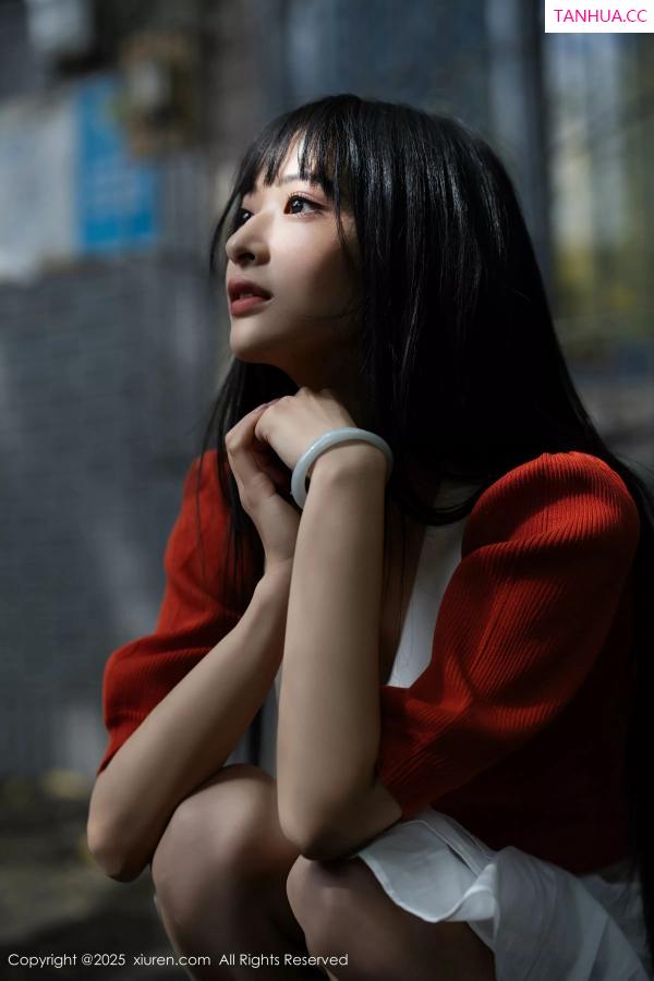   [XiuRen]高清写真图 2025.05.08 No.10247 茂木希子 橙色T恤第10张图片